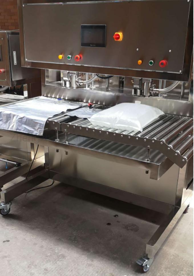 Sac semi-automatique de vin dans le remplissage et couvrir de boîte le remplisseur de bavoir de machine