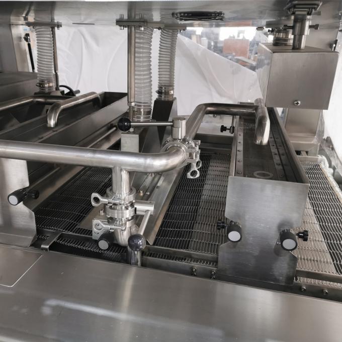 Ligne complètement automatique chocolat d'enrobeuse de bonbons au chocolat enrobant la machine avec le tunnel de refroidissement