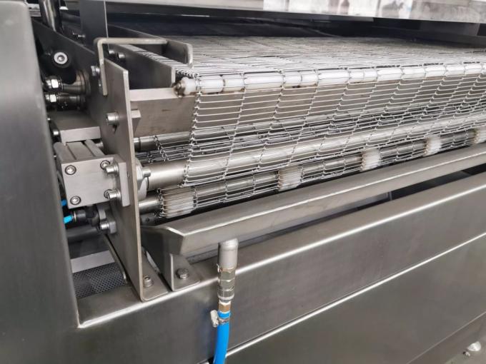 Ligne complètement automatique chocolat d'enrobeuse de bonbons au chocolat enrobant la machine avec le tunnel de refroidissement