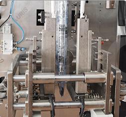Granule automatique pesant des haricots de machine à emballer de chocolat scellant la machine 3