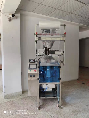 Machine remplissante et de scellage de poudre de sel de la machine à emballer de poudre de nourriture 500G
