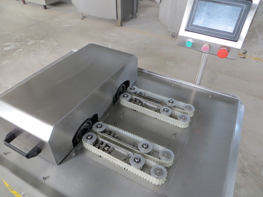 Lignes de machine de fil d'obligatoire de saucisse de PLC les doubles empaquettent la machine à relier de saucisse