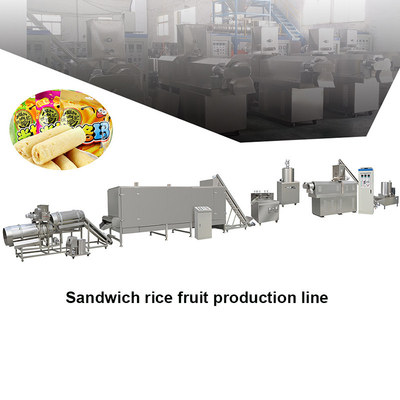 Le noyau de sandwich à beurre d'arachide de confiture de chocolat a rempli ligne installation de production alimentaire de casse-croûte soufflée par biscuit de riz de fabrication